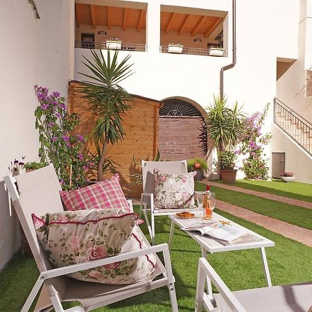 Apartments Villa Bougainville San Felice del Benaco Extérieur photo
