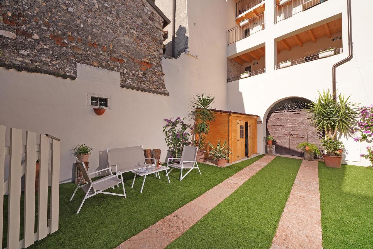 Apartments Villa Bougainville San Felice del Benaco Extérieur photo