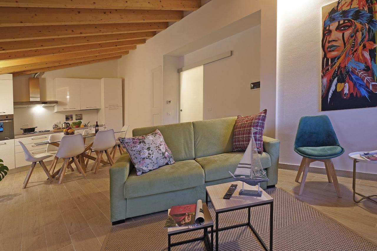 Apartments Villa Bougainville San Felice del Benaco Extérieur photo