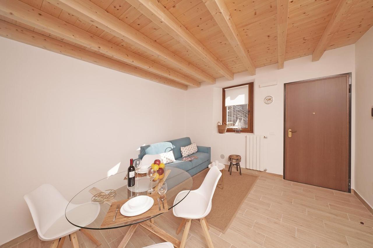Apartments Villa Bougainville San Felice del Benaco Extérieur photo